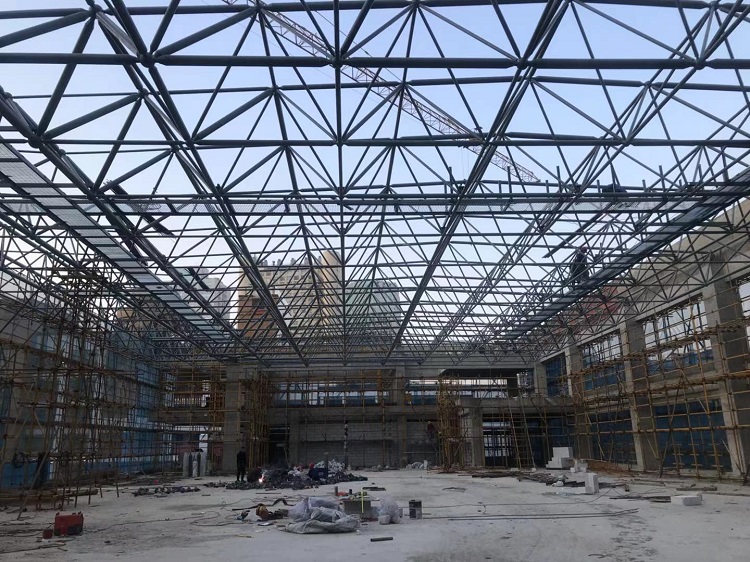 讷河第一附属小学体育馆网架
